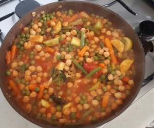 chickpea stew in pot